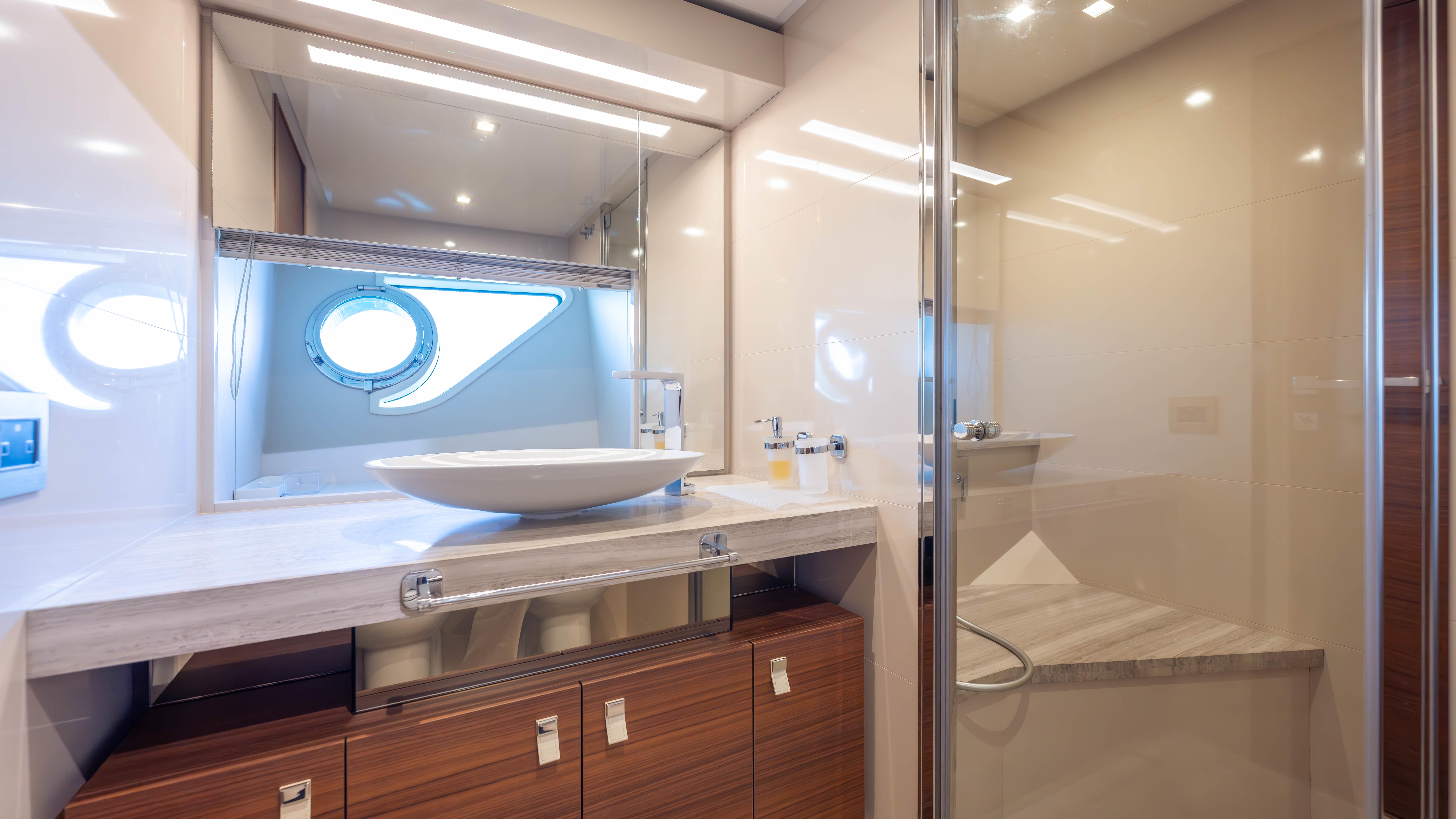 2017 CUSTOM LINE NAVETTA 28 